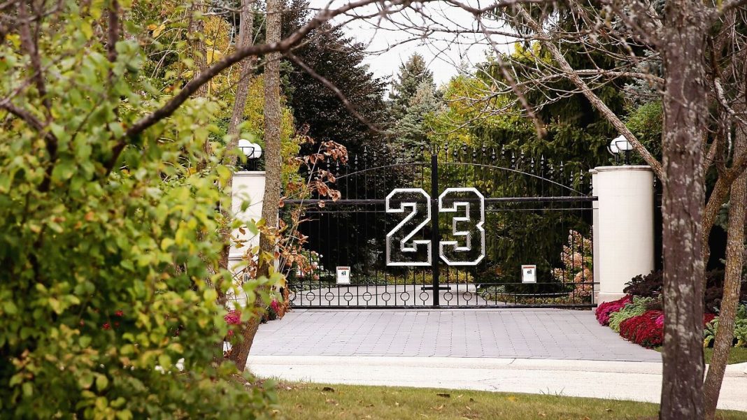 Live like a legend: Jordan's former Chicago-area estate listed on Airbnb