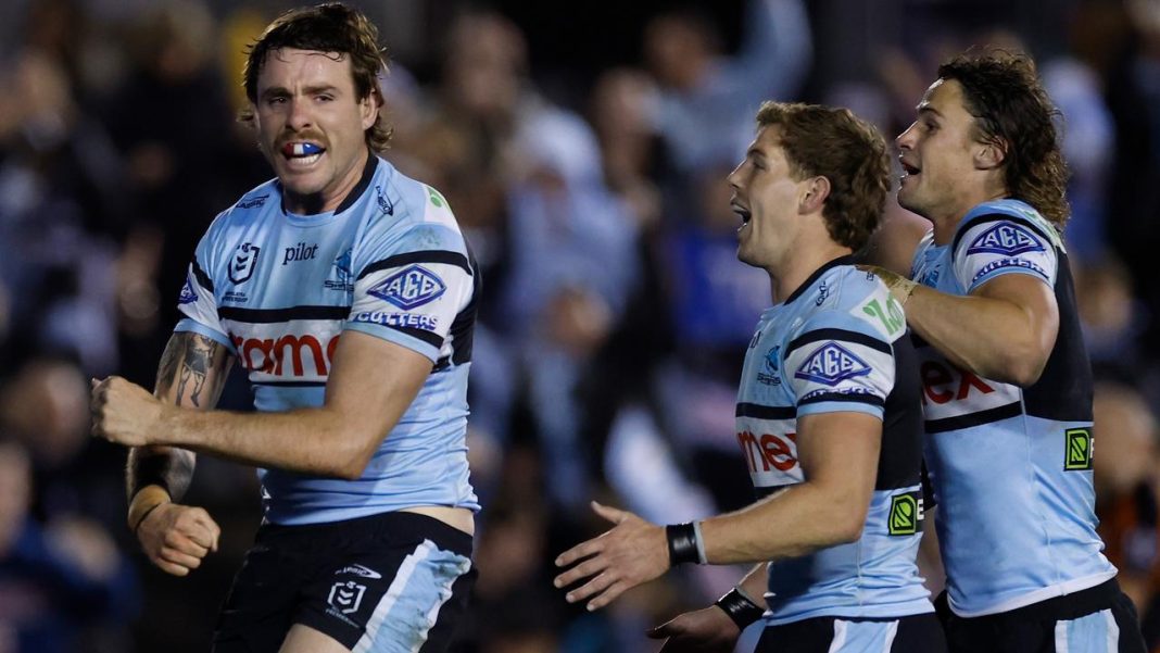 Sharks fighting to keep top-four dream alive in Knights clash – NRL LIVE